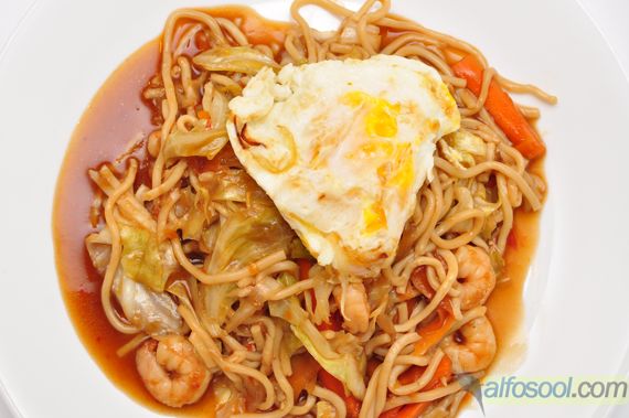 Easy and Quick Hokkien Style Noodle/Mee Goreng Hokkien with Fried Egg